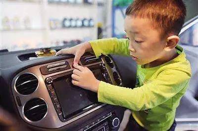 千万别让熊孩子瞎按这些按钮，因为后果会是......