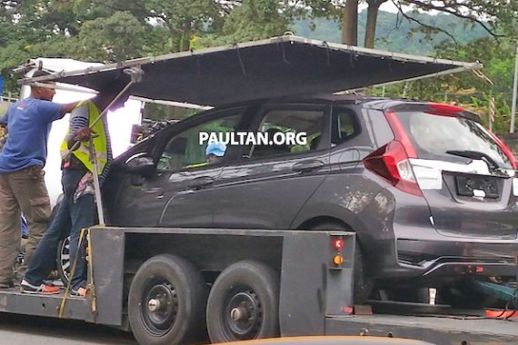 车尾变化小 曝新款飞度海外版实车谍照