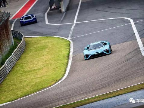 电动超跑蔚来EP9与法拉利458 S有什么不同的体验？