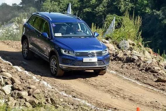 与卡宴同平台大众SUV，如今大降价后也无人问津！