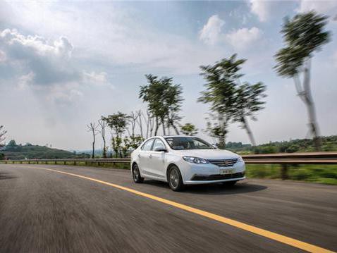 “智联”无贵贱 荣威最便宜的轿车已升级