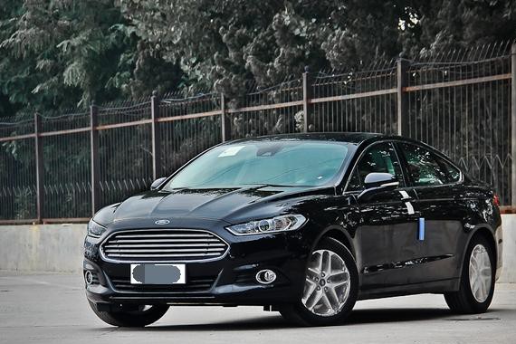 小伙花19万元买辆1.5L蒙迪欧，运动型驾驶舱变得完美