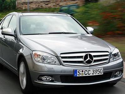 将近十年的二手奔驰还值得买吗？