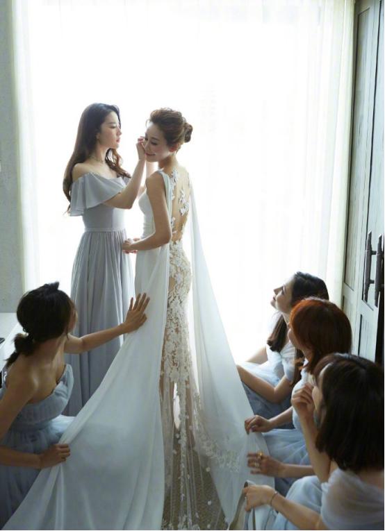 伴娘比新娘还美!明星婚礼是来比美的吗?