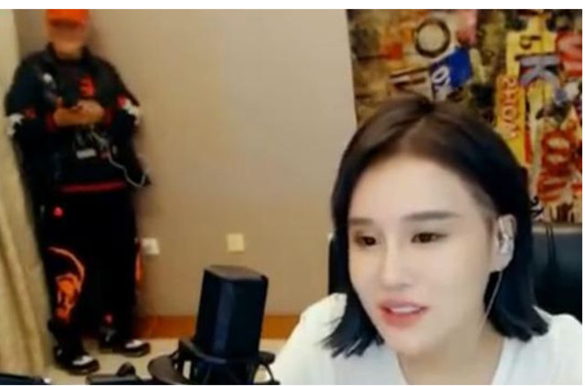 于月仙晒出和妹妹合照个个貌美如花家庭幸福略有遗憾
