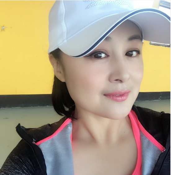 于月仙晒出和妹妹合照个个貌美如花家庭幸福略有遗憾