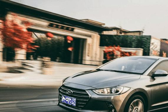 这辆车在我心中颜值完爆一切车，但内饰真的渣