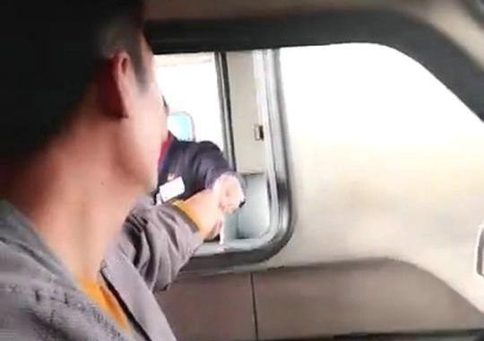 同样都是大型SUV，为什么丰田巡洋舰收双倍的钱？