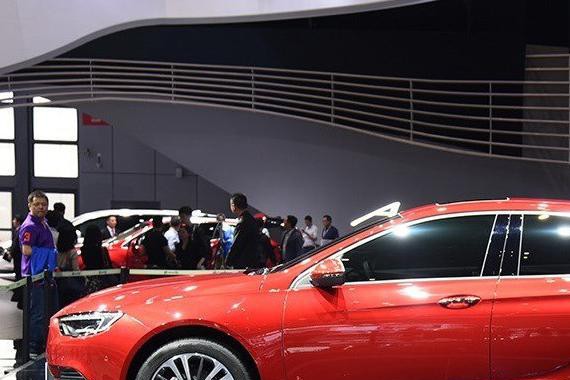 卖了10年终于换代，新款下月上市，买迈腾的再等等吧