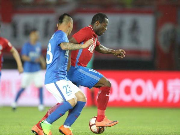 申花恶人帮又出新作 柏佳骏踩踏巴索戈引发冲