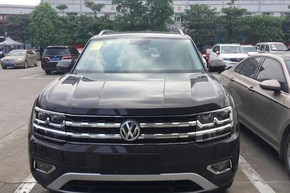 加价3万小伙任性提大众途昂，开了之后觉得真过瘾