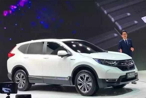 这辆SUV百公里油耗4.8L  秒杀多少轿车