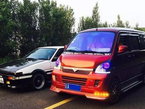 小伙把五菱改成跑车，后置驱动，还带星空车顶！