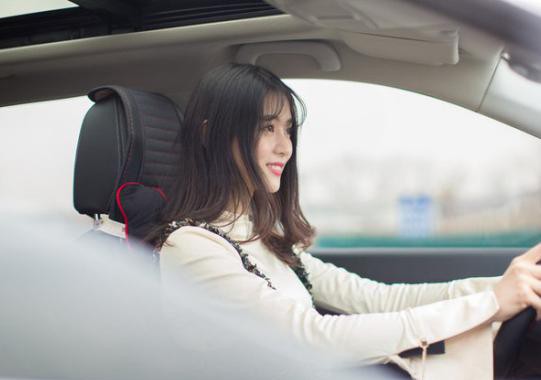 连撞7人、反锁家人！女司机还能干出哪些事儿？