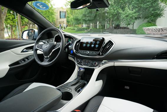 百公里油耗不到1L，安全气囊+LED大灯，开起来不赖