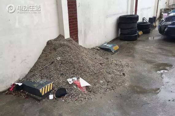 再次遇见“多功能”桩点 这次有点凌乱了