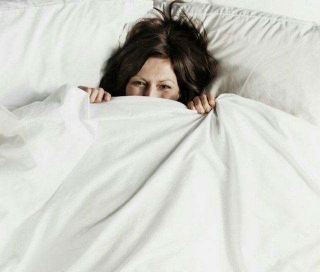 俄罗斯90后女孩为顾客 暖被窝 月收入高达15万