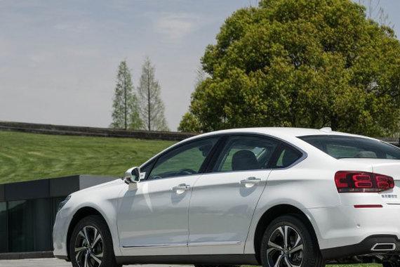 品牌不输本田，性价比碾压迈腾，17万起却没人买单