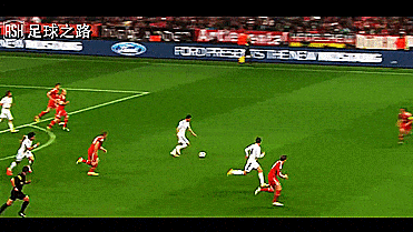 防守端持续暴露短板 进攻依赖巨星单打难破困局