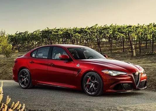 最新评出的十佳内饰中，“平民轿车”占一半