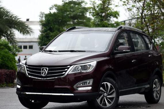 要干翻哈弗H6的宝骏560，销量暴跌，自动挡能救它？