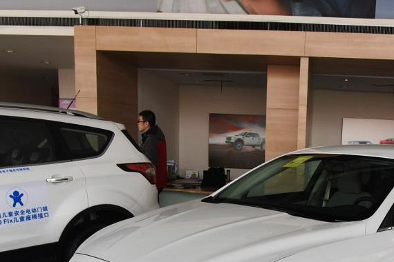 合资中级车对比，蒙迪欧VS凯美瑞