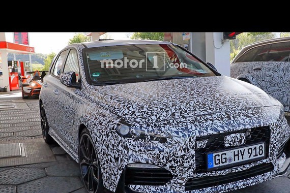 现代i30 N路试谍照曝光 今年5月底将亮相