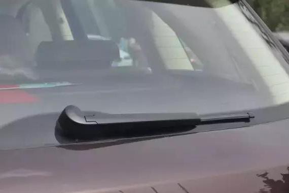 都有后窗，为什么就两厢车/SUV需要装备后雨刮？