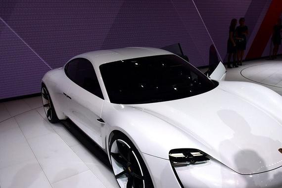 3.5秒破百，保时捷电动跑车量产，众泰这次彻底输了