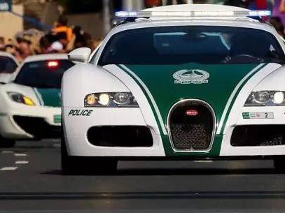 这些超级警车！犯罪分子为了坐一坐，竟投案自首！