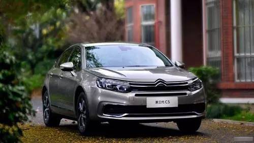 第三代C5亮招年轻牌，法系车加速圈粉B级车市
