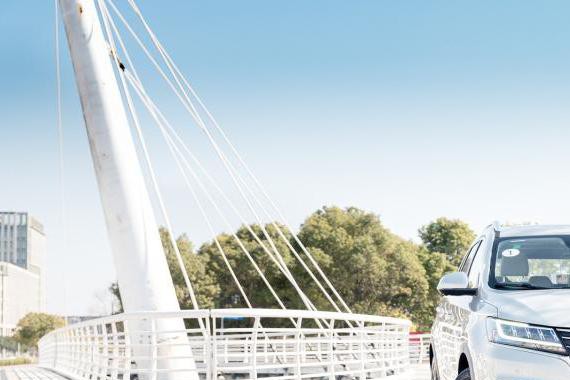 荣威eRX5再夺4月插电混动车销量冠军 月销2568辆