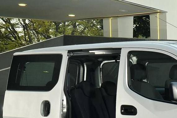 侧滑门是必备配置 客货两用车的设计都有这些特点