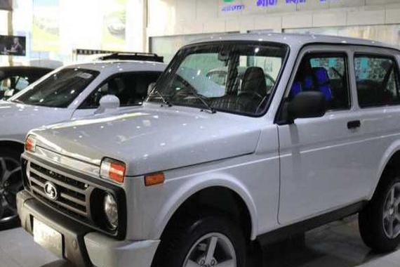 国外5万到国内卖14万，遭疯抢！甩吉姆尼一条街？