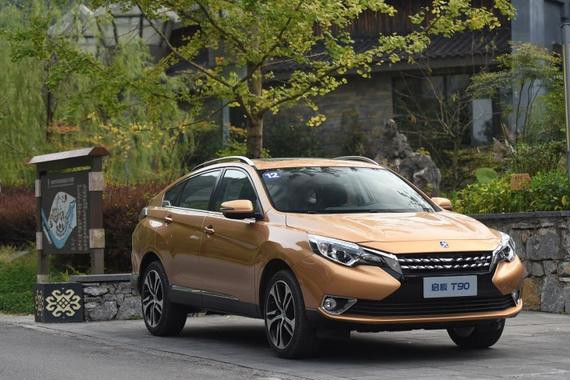 它卖11万比哈弗H6拉风，白天开它上班晚上开它泡妞