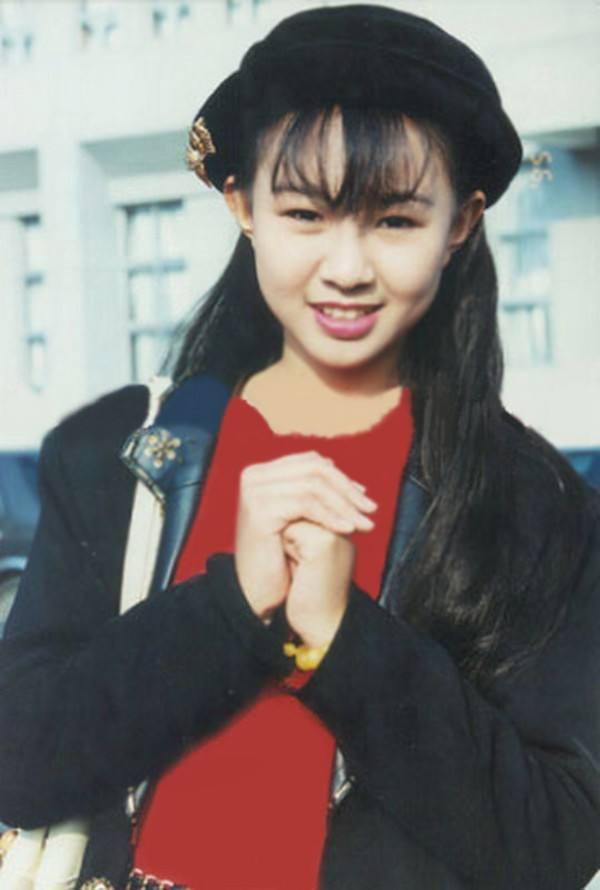 坊间流传卓依婷已死,现在复出的是她双胞胎妹妹?