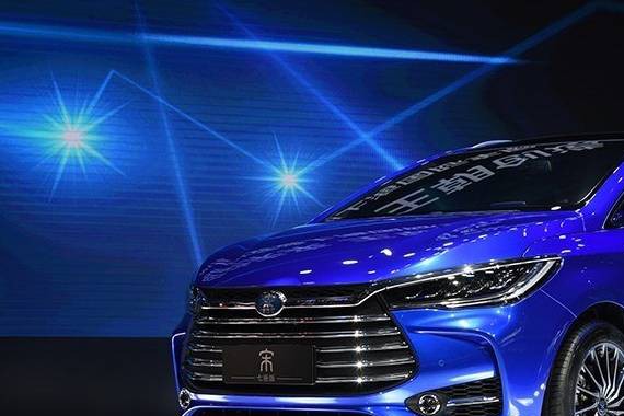 比亚迪来真的了！这款车全家人都说好！