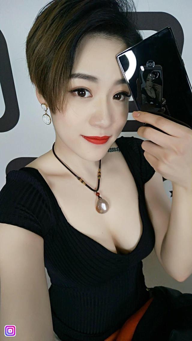 鎏酸是谁?退役国家游泳运动员,凭高颜值成视频