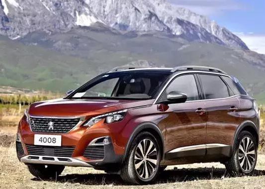 大尺寸全景天窗 比翼虎只多900元 科技配置却多一半