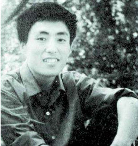 揭秘张艺谋鲜为人知的显赫家世背景