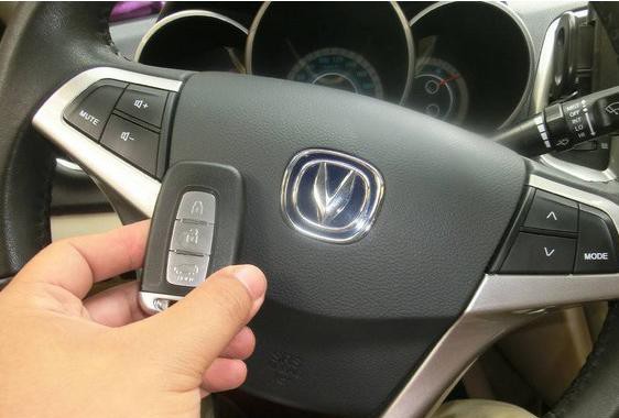 自主品牌标配无钥匙进入，为何豪华品牌却需选装，