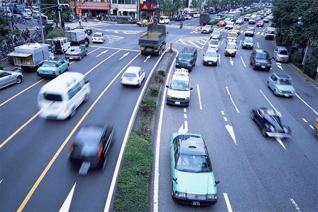 又要给汽车续保了,你知道四个渠道选哪个最便