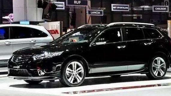 这款车在酷派面前霸气十足，对小年轻有很高的价值