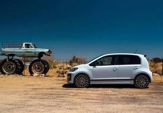 最便宜小钢炮来了,加速8秒8,连奔驰巴博斯也甘拜下风