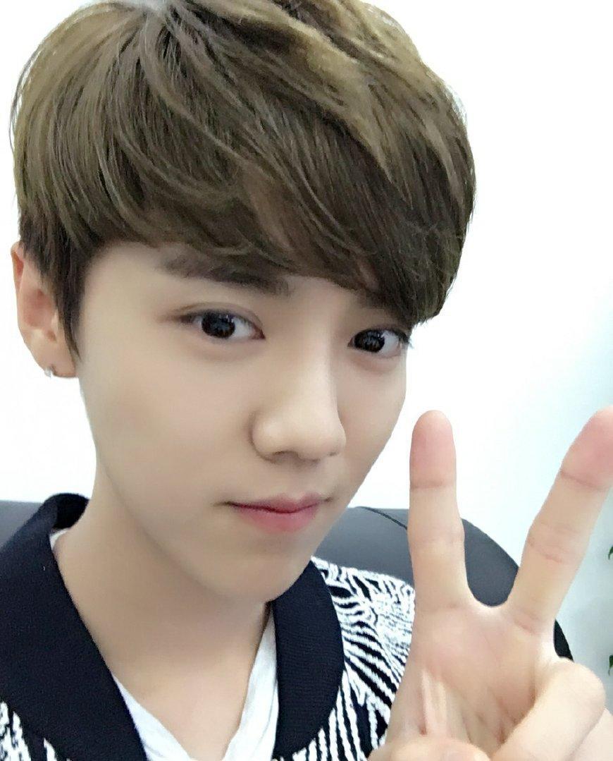 一只鹿自拍的图猜一个成语_成语故事图片