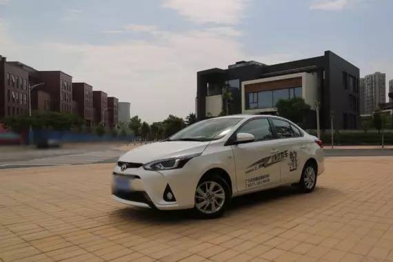 丰田致享实测：一台空间上很大的“小”车！