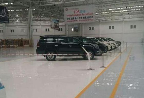 网红车居然是新国车,抄袭陆巡的是另一个“红旗”