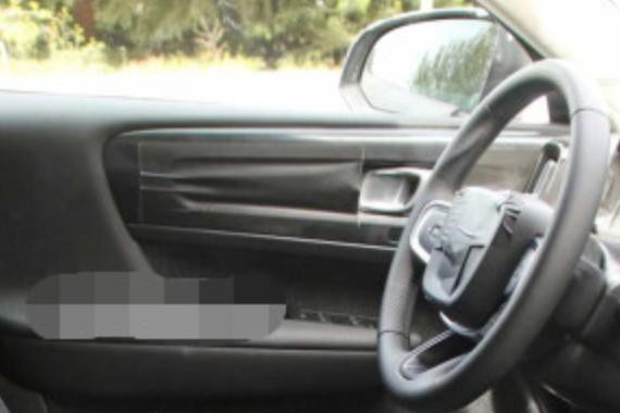 沃尔沃XC40内饰首次曝光，中控屏看着比iPad还大