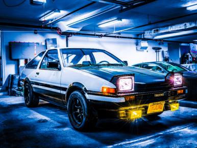 买了台AE86，洗洗今晚上秋名山