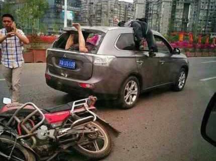 为什么说摩托车就是“肉包铁”，看完你就知道了！